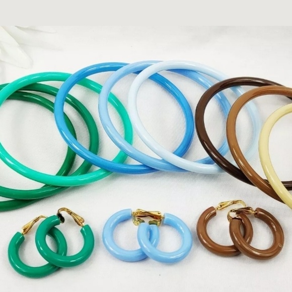 VINTAGE 1980s RETRO EARRINGS & BANGLE BRACELETS - Picture 7 of 7